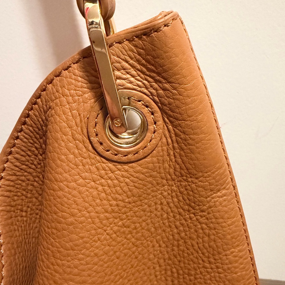 Tory Burch Tan Leather Shoulder Bag - Classic Tote - Picture 6 of 16